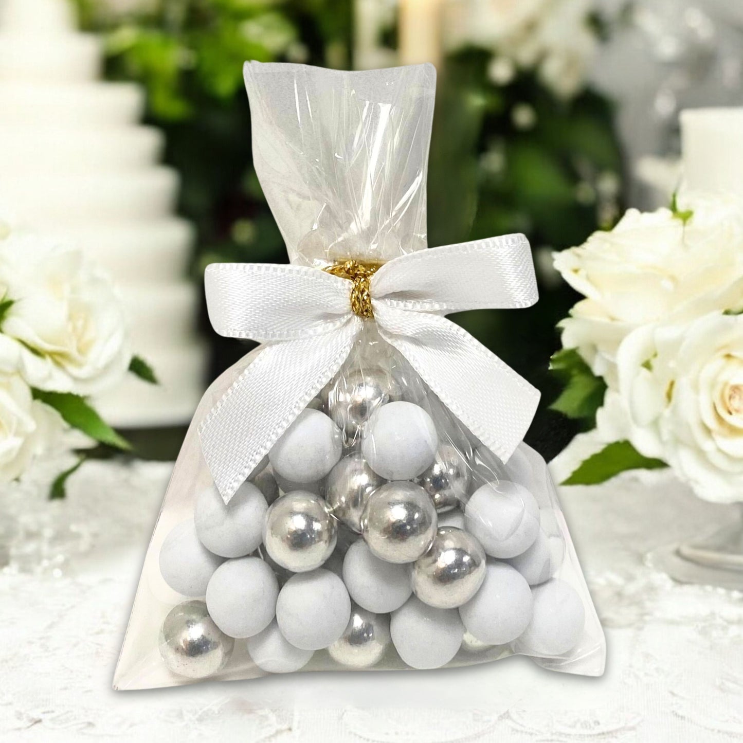 5 Stück kleine Gastgeschenke mit Schokokugeln weiss-silber