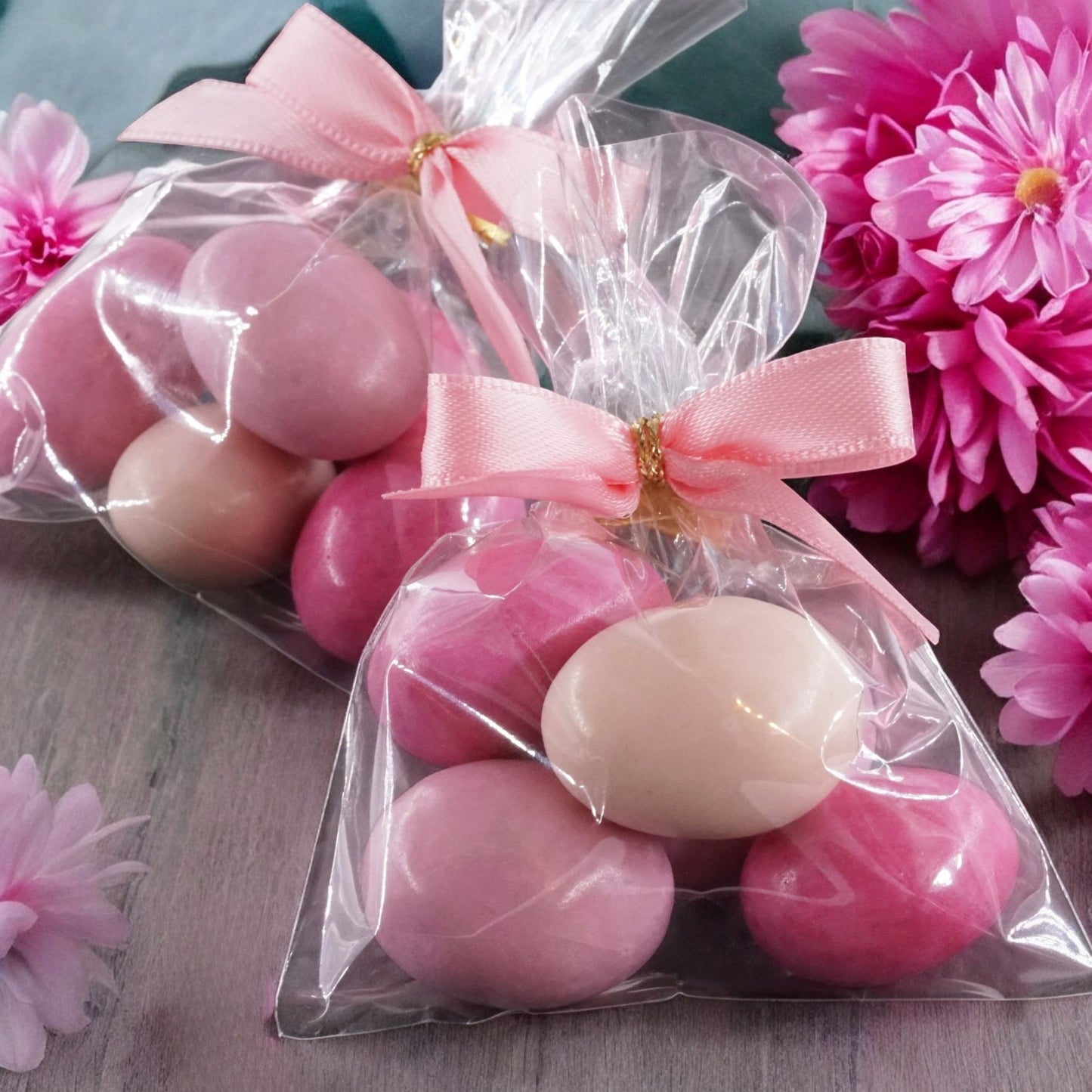 10 Stück Gastgeschenke Hochzeit, Taufe, Babyshower mit Schokomandeln rosa-pink