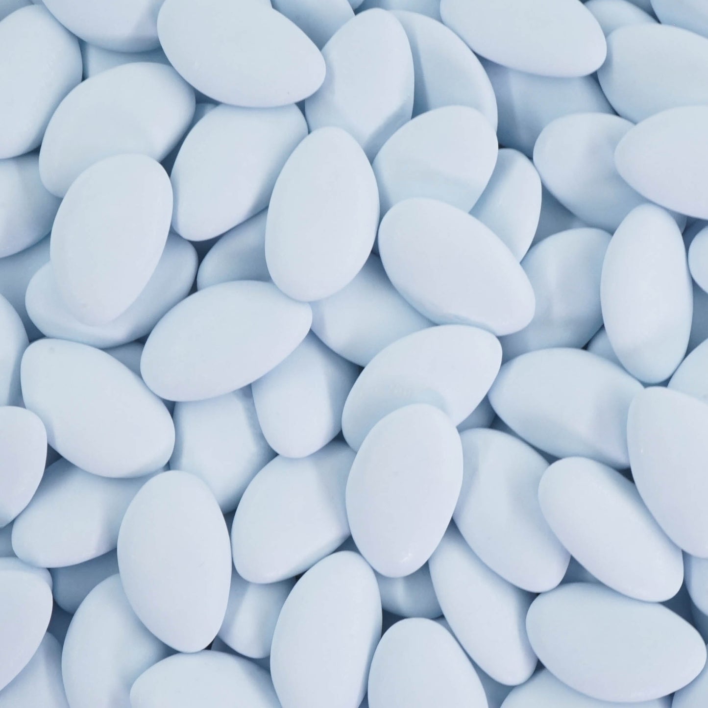 0,5kg Schokodragees hellblau matt