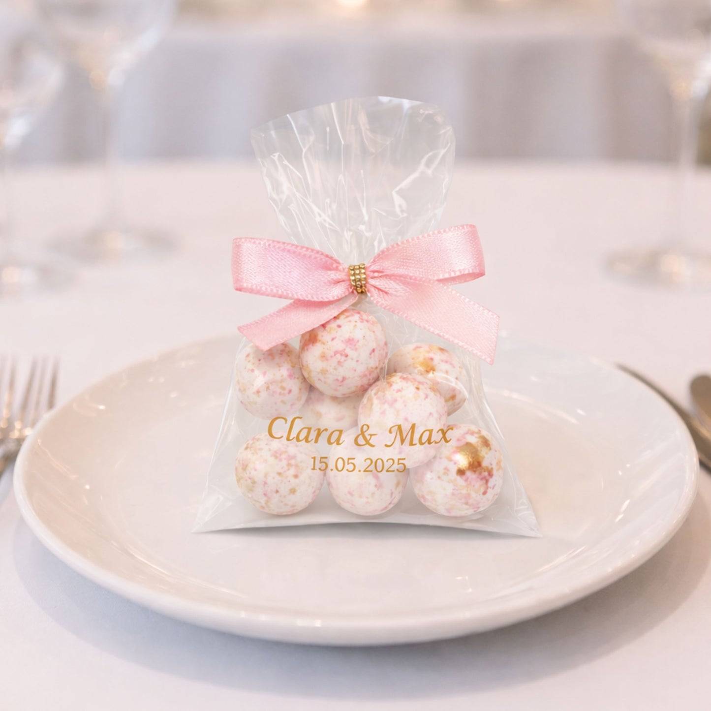 Personalisierte Gastgeschenke Hochzeit Taufe Babyshower weiss-rosa-gold – 10 Giveaways mit Crispy Schokokugeln