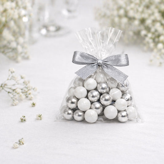 5 Stück kleine Gastgeschenke mit Schokokugeln weiss-silber