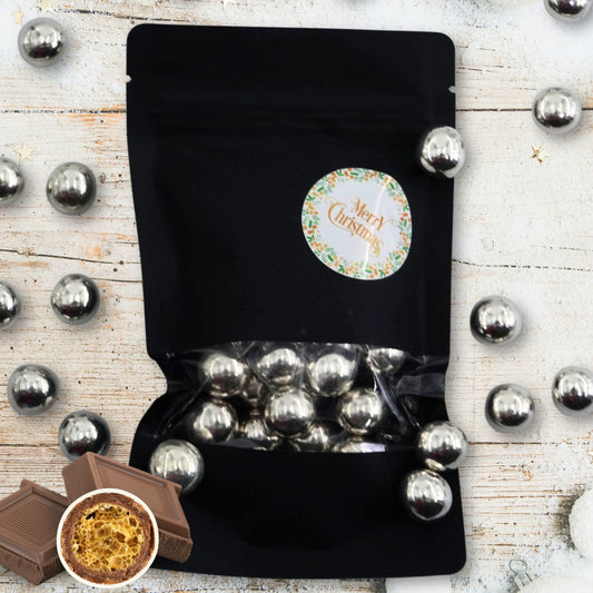EinsSein Geschenk Weihnachten mit Crispy Schokokugeln silber | Süßigkeiten Weihnachten 100g | Nikolaus Geschenk | Kleinigkeiten für Kollegen Freunde Nachbarn | Schokolade zum Advent
