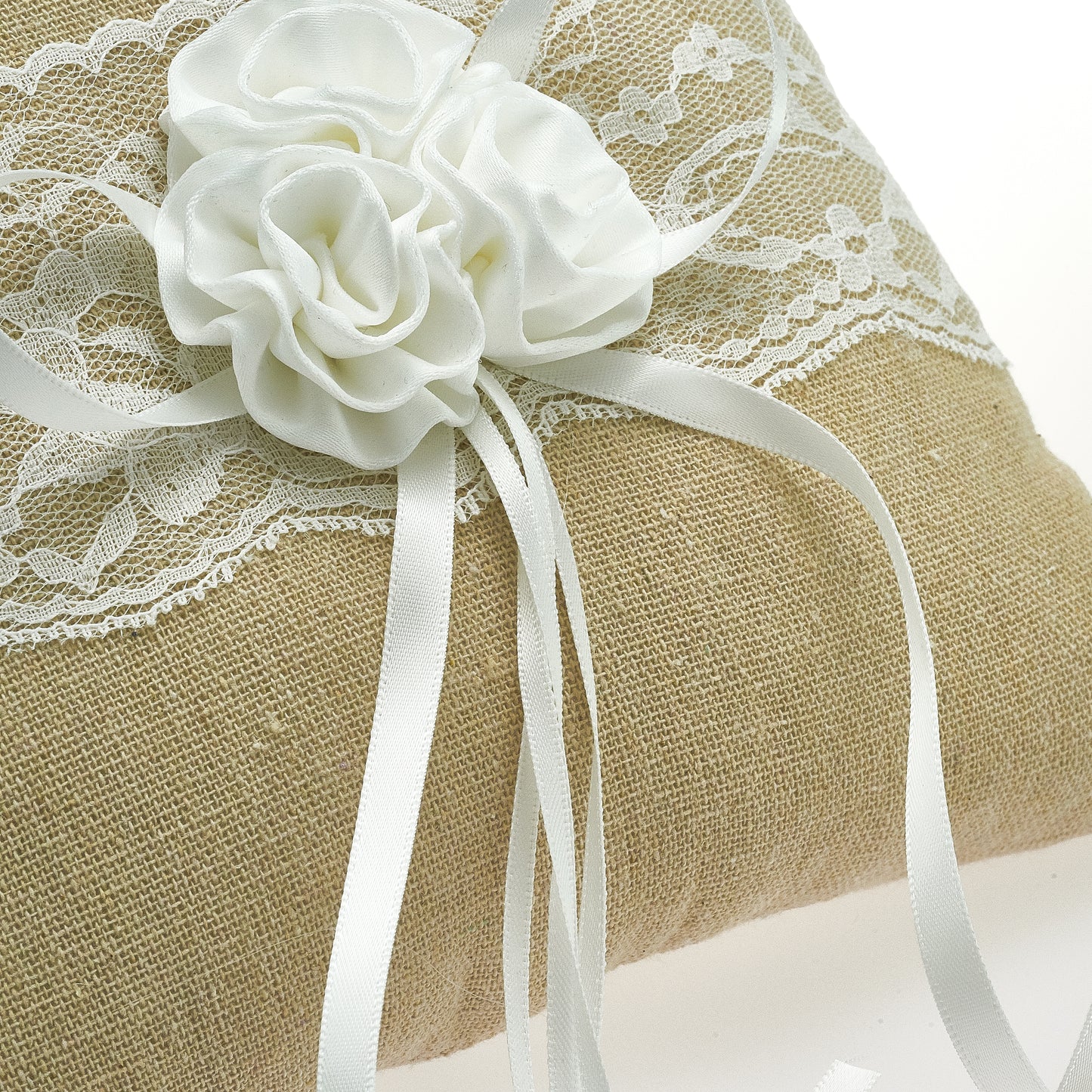 Ringkissen Jute Vintage 20x20 cm mit Spitze & Blume – Trauringkissen Hochzeit Beige