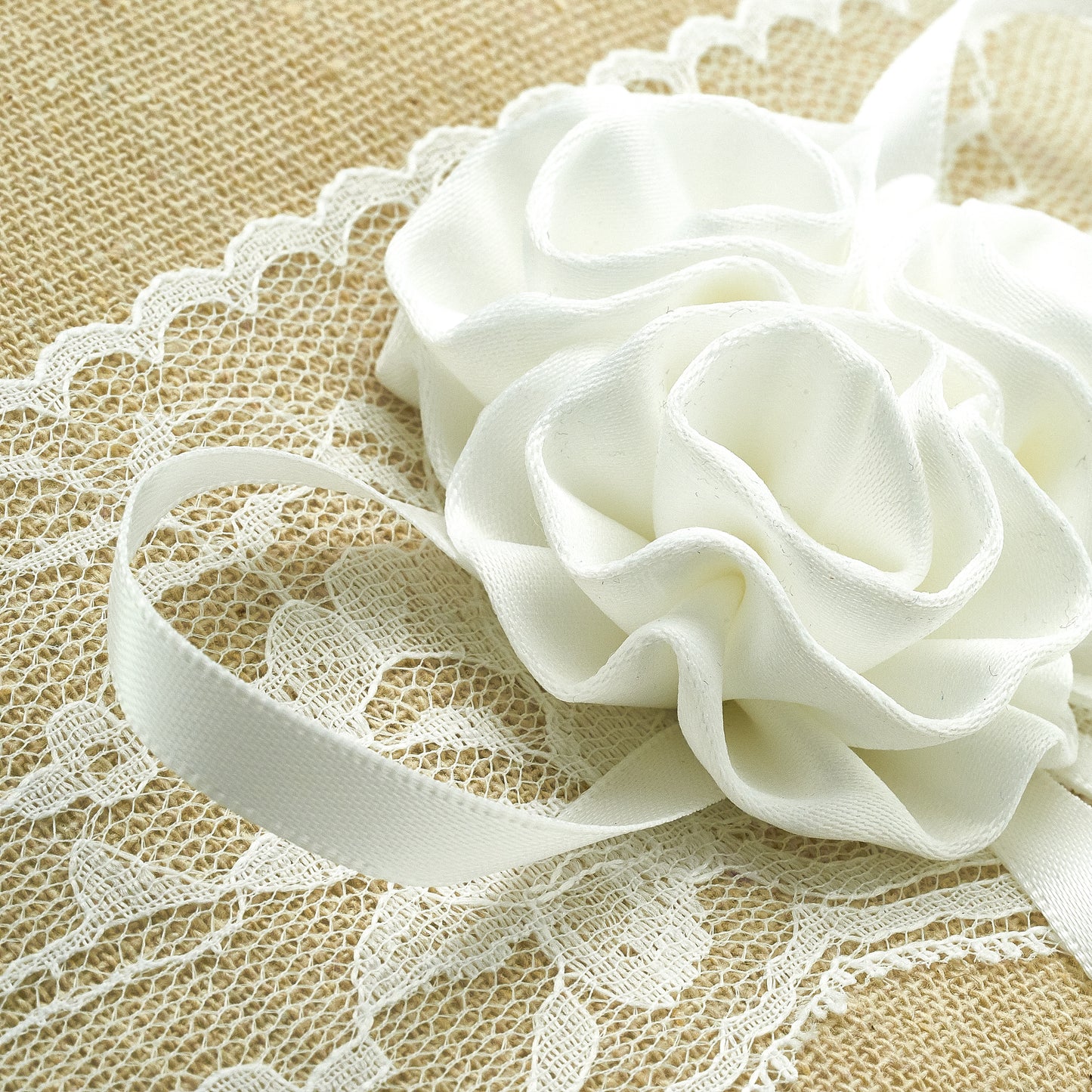 Ringkissen Jute Vintage 20x20 cm mit Spitze & Blume – Trauringkissen Hochzeit Beige